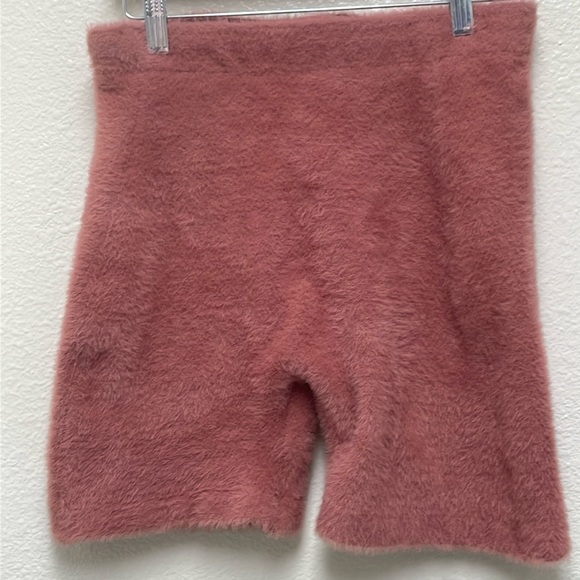 Gymshark X Whitney Simmons Eyelash Knit Pink Turkish Rose Fuzzy Shorts Medium - Picture 1 of 8